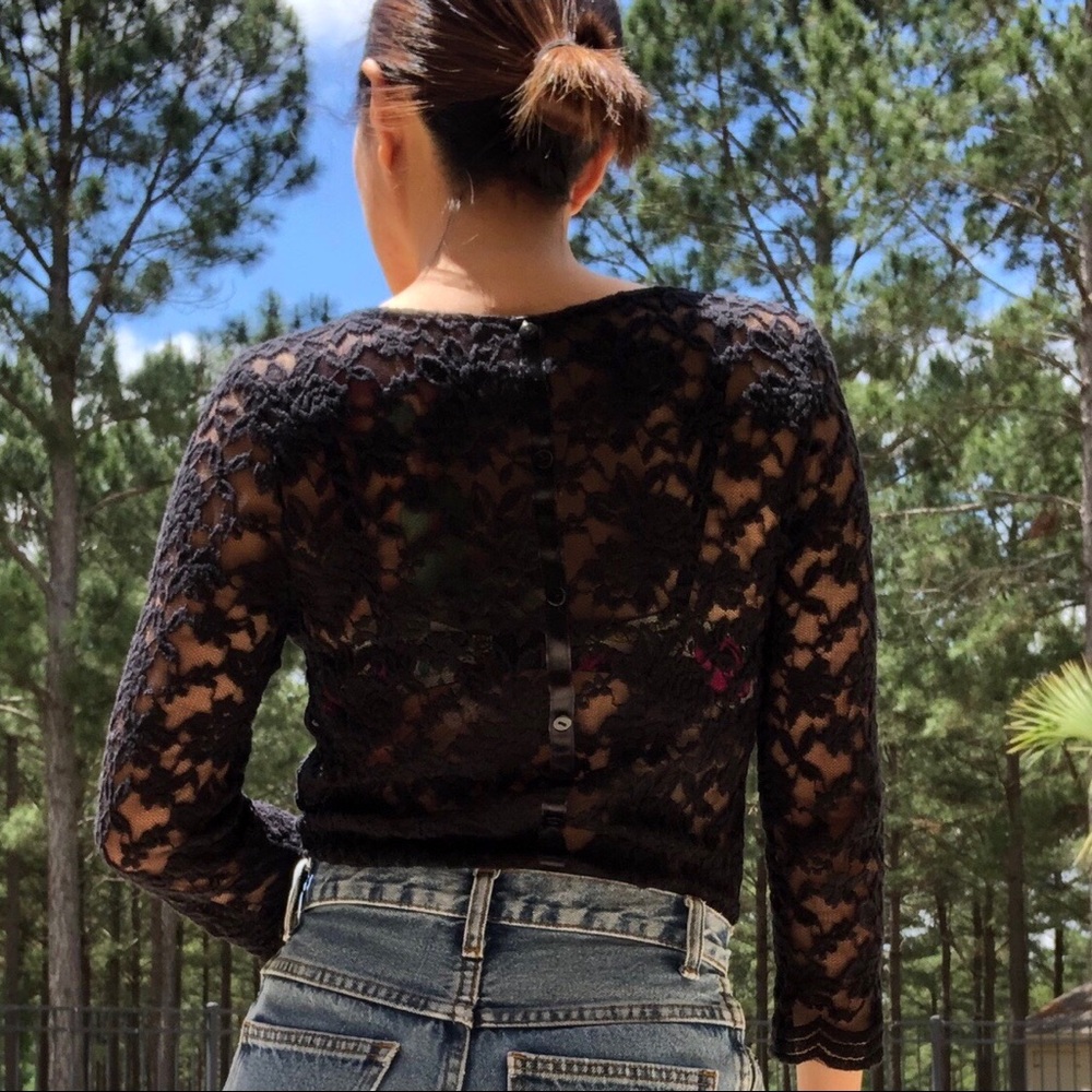 BLACK LACED TOP - Picture 3 of 4